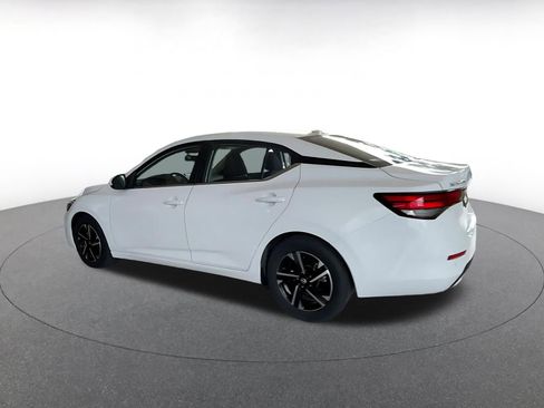 Used 2025 Nissan Sentra SV image 10