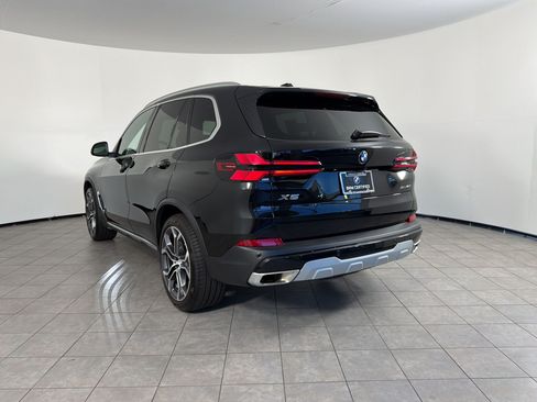 Used 2026 BMW X5 xDrive40i AWD/4WD image 3
