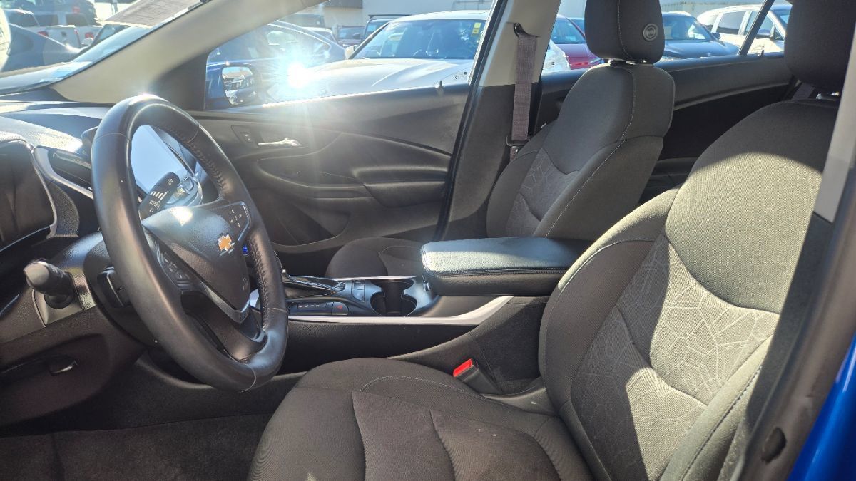 Used 2017 Chevrolet Volt LT FWD image 9