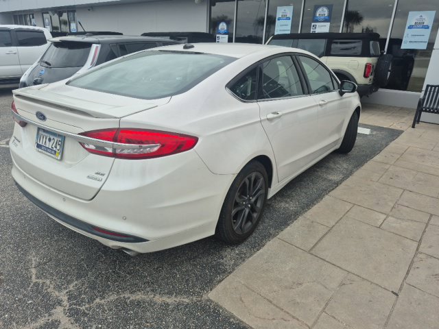 Used 2018 Ford Fusion SE w/ Equipment Group 201A FWD image 3
