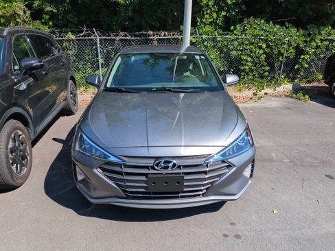 Used 2019 Hyundai Elantra SE FWD image 1