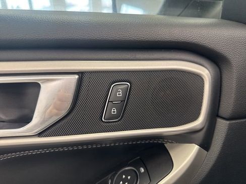 Used 2021 Ford Explorer XLT w/ Equipment Group 202A image 19
