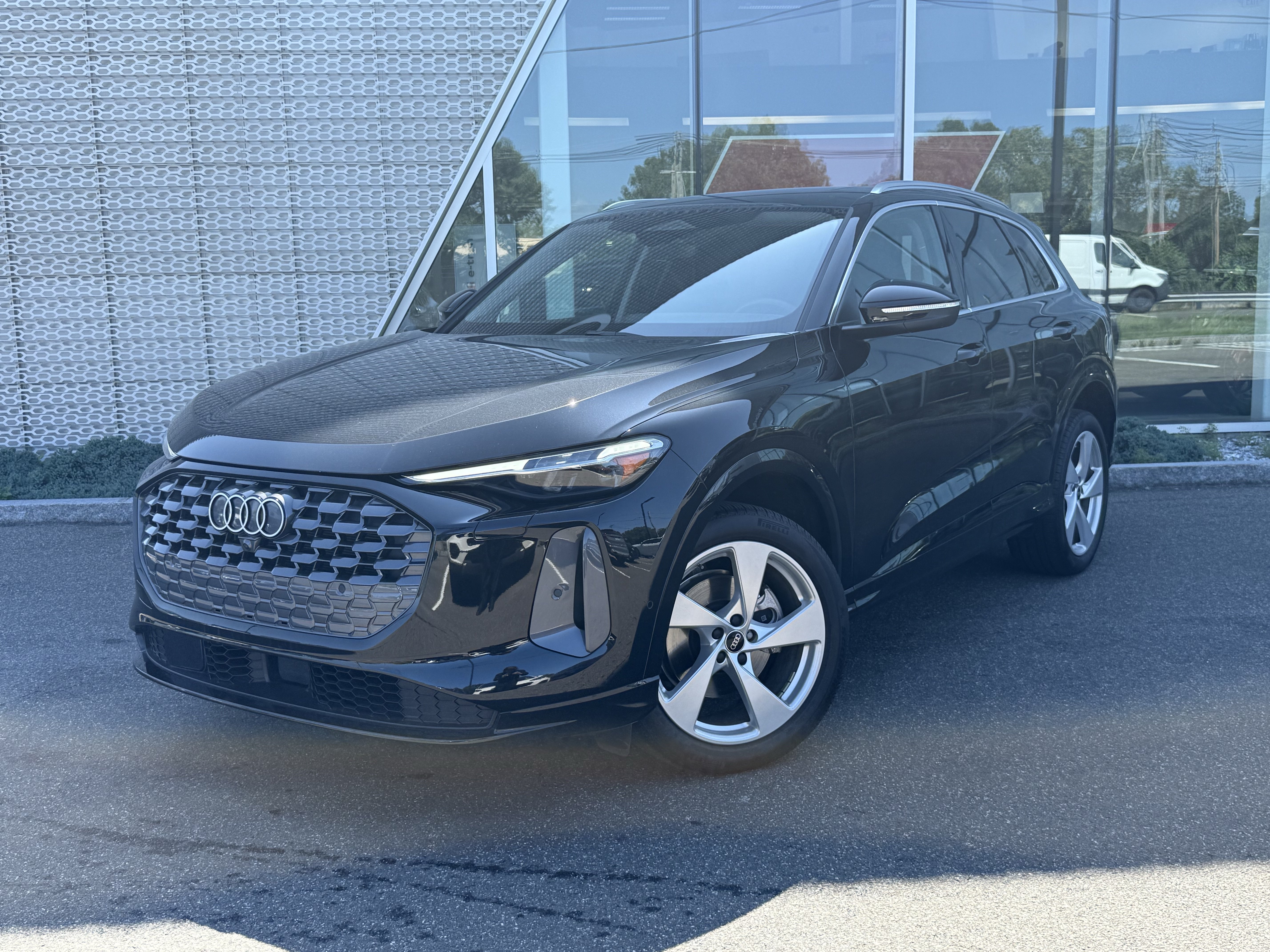 Certified 2025 Audi Q5 Premium w/ Premium Plus AWD/4WD image 1