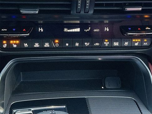 Used 2025 MAZDA CX-70 3.3 Turbo S w/ Premium Package image 23