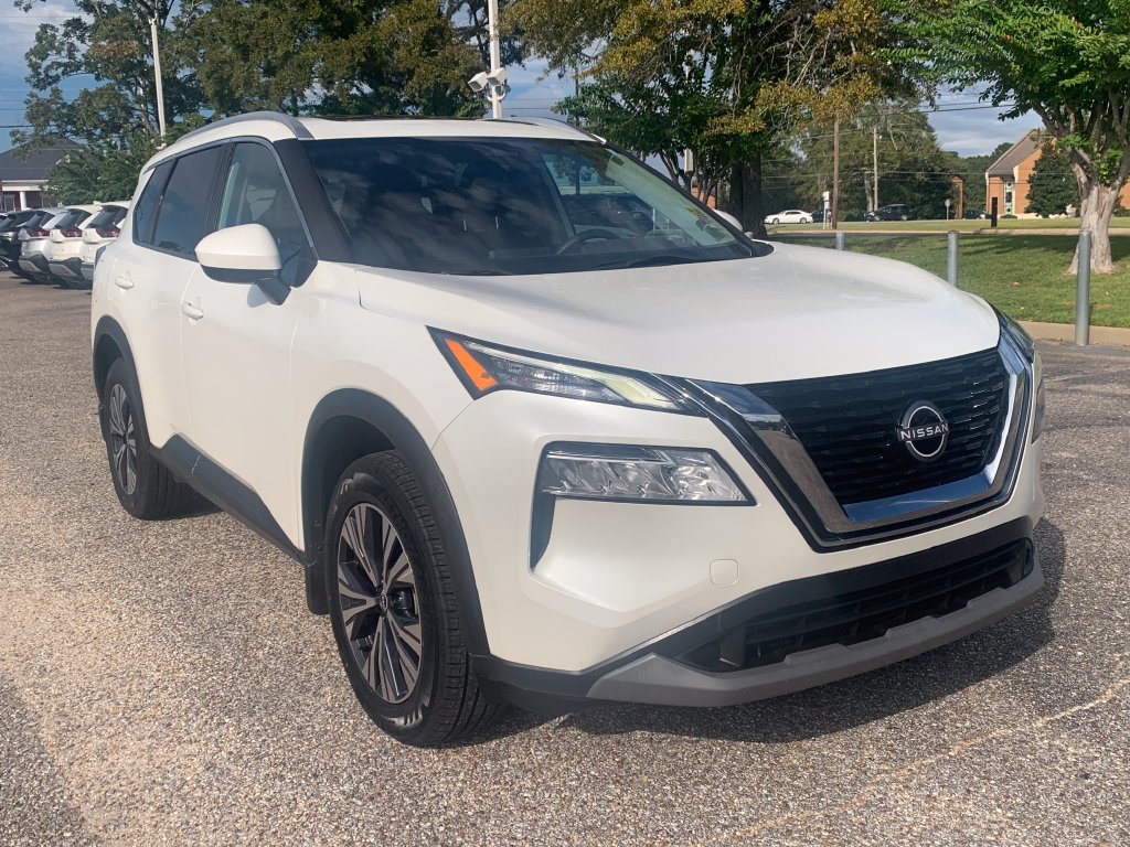 Used 2023 Nissan Rogue SV w/ SV Premium B Package FWD image 1