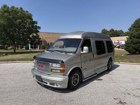 Used 2002 GMC Savana 1500 w/ SLE Marketing Option Pkg 3 RWD image 6
