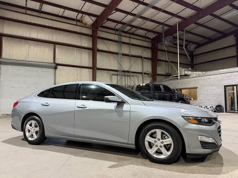 Used 2024 Chevrolet Malibu LT FWD image 3