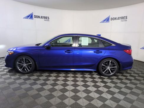 Used 2024 Honda Civic Touring image 2