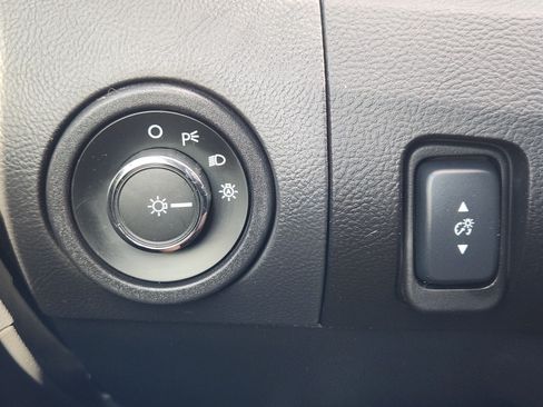 Used 2014 Ford Taurus SEL w/ Equipment Group 201A FWD image 22