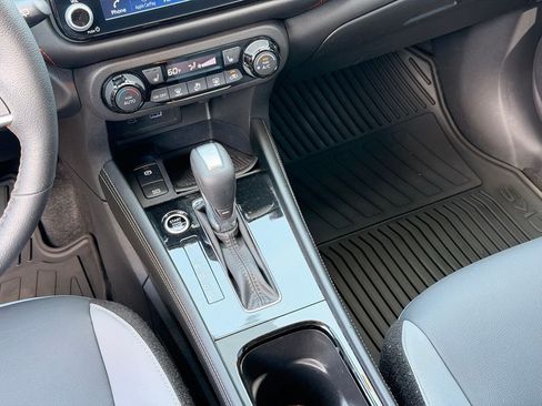 Used 2023 Nissan Kicks SR w/ SR Premium Package FWD image 18