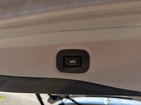 Used 2020 Nissan Rogue SV AWD/4WD image 8