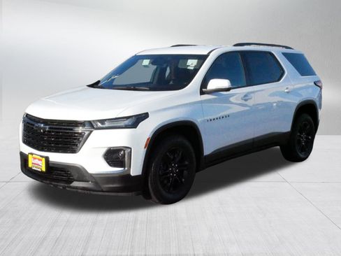 Used 2023 Chevrolet Traverse LT w/ Midnight/Sport Edition image 3