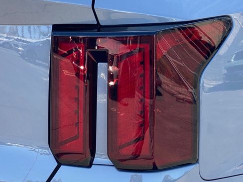 New 2026 Kia Sorento S w/ S Panoramic Sunroof Package image 4