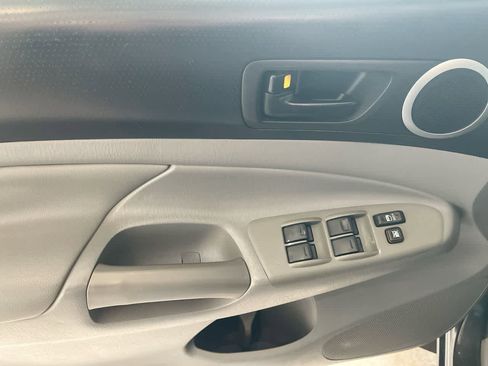 Used 2010 Toyota Tacoma 4WD Double LB V6 AT image 13