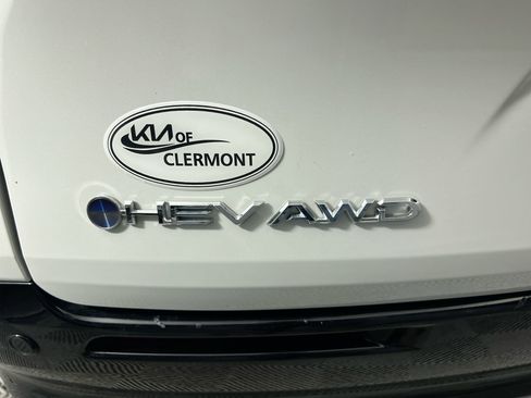 Used 2025 Toyota Sienna Platinum image 5