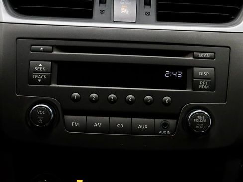 Used 2014 Nissan Sentra SV FWD image 2