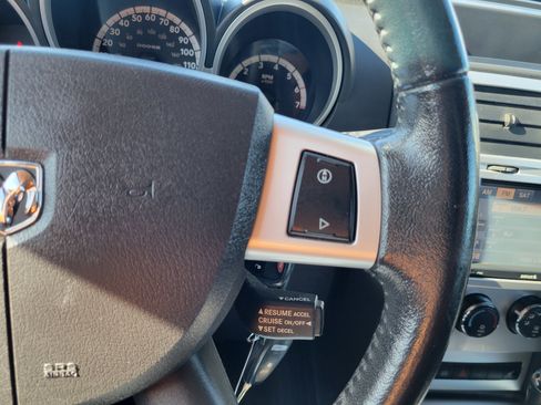 Used 2008 Dodge Nitro R/T image 8