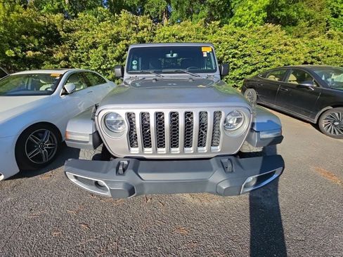 Used 2020 Jeep Gladiator Overland AWD/4WD image 5