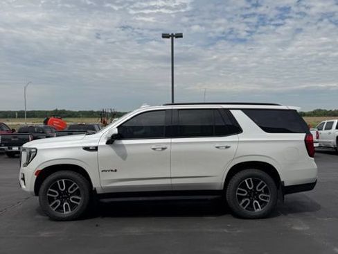Used 2021 GMC Yukon AT4 w/ Rear Media and Nav Package AWD/4WD image 5