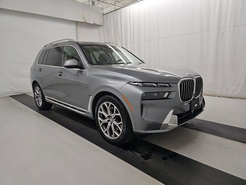 Used 2023 BMW X7 xDrive40i w/ Executive Package image 6