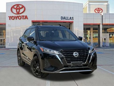Used 2021 Nissan Kicks SR w/ SR Premium Package FWD image 1
