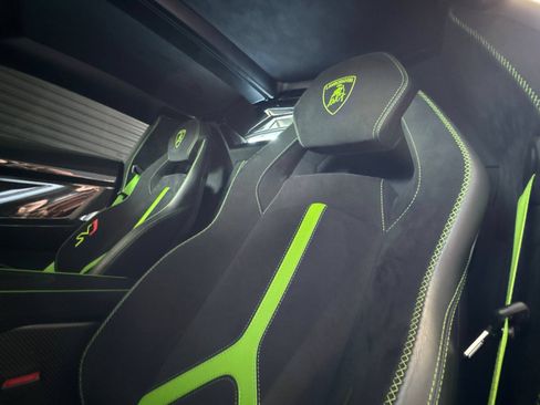 Used 2020 Lamborghini Aventador SVJ AWD/4WD image 5
