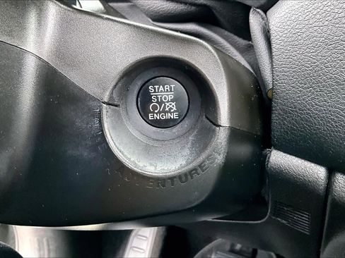 Used 2020 Jeep Renegade Limited w/ Advanced Technology Group image 35