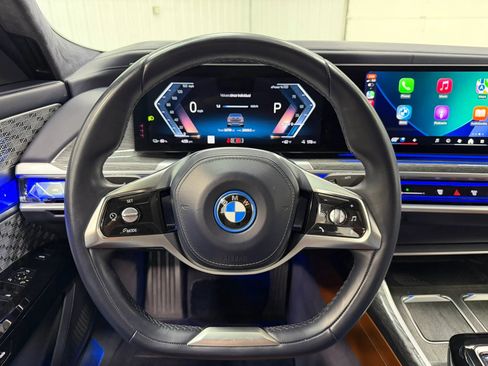Used 2024 BMW i7 xDrive60 AWD/4WD image 30