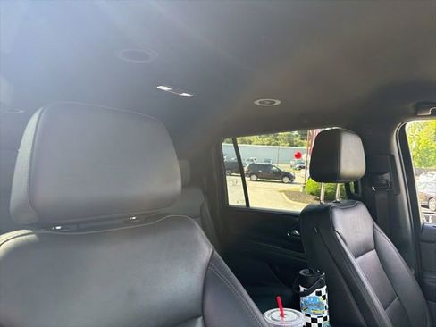 Used 2022 Chevrolet Suburban LT AWD/4WD image 11