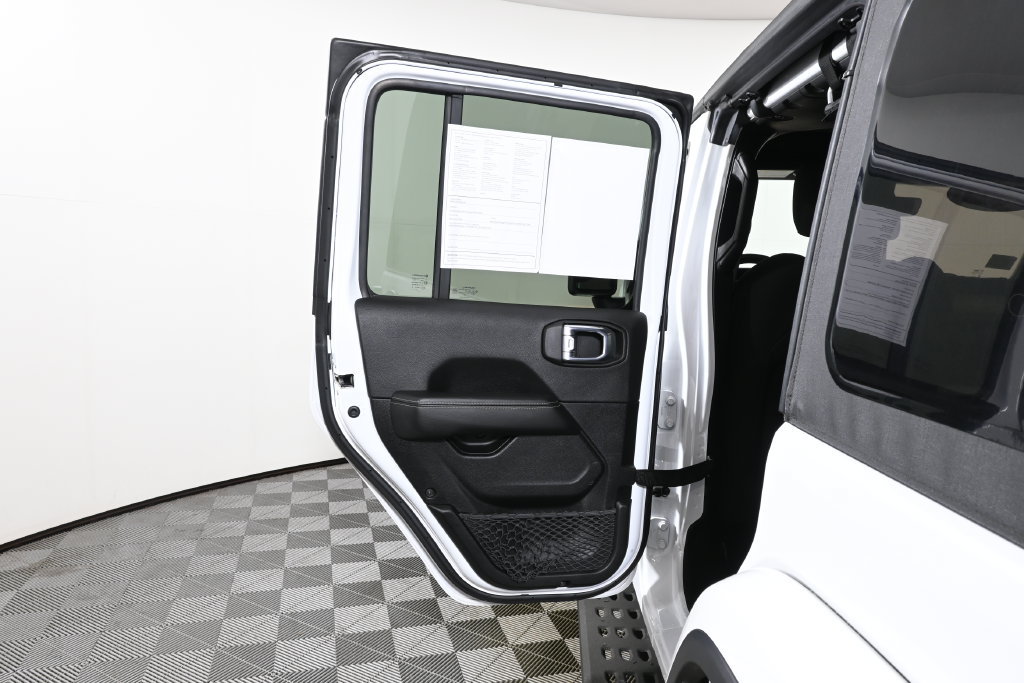 Used 2023 Jeep Wrangler Unlimited Sahara AWD/4WD image 25