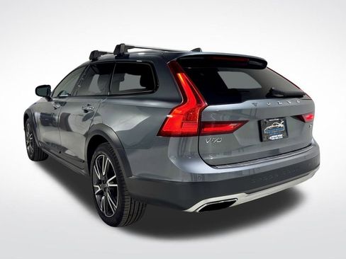 Used 2020 Volvo V90 T6 Cross Country image 8