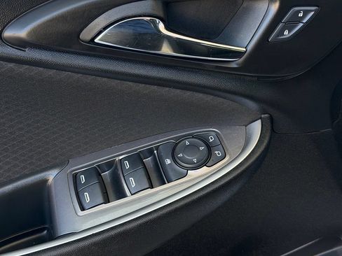 Used 2025 Chevrolet Malibu RS FWD image 20