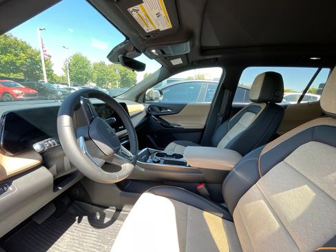 Used 2026 Chevrolet Equinox ACTIV w/ Convenience Package III FWD image 5