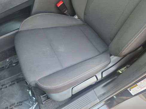 Used 2023 Nissan Rogue S AWD/4WD image 27