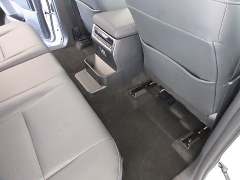 Used 2025 Lexus GX 550 w/ Cold Area Package AWD/4WD image 22
