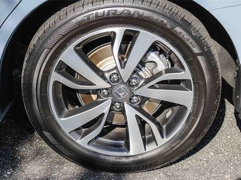 Certified 2024 Honda Odyssey Touring image 11