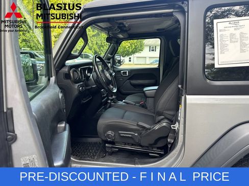 Used 2020 Jeep Wrangler Sport AWD/4WD image 12