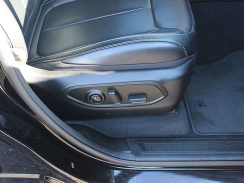 Used 2024 Jeep Grand Cherokee L Limited w/ Luxury Tech Group II image 31