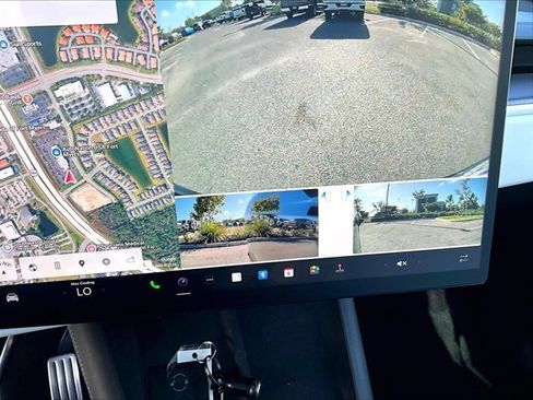 Used 2023 Tesla Model X Plaid image 21