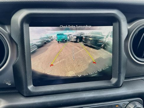 Used 2023 Jeep Wrangler Unlimited w/ Sun & Screen Package AWD/4WD image 14