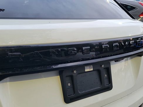 Used 2025 Land Rover Range Rover Velar Dynamic SE image 11