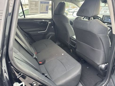 Used 2021 Toyota RAV4 LE image 20