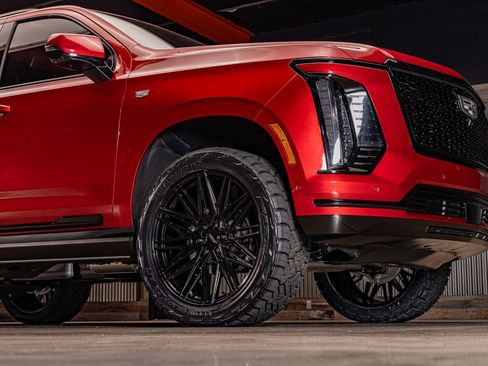 Used 2025 Cadillac Escalade Sport Platinum w/ LPO, ONYX Package image 12