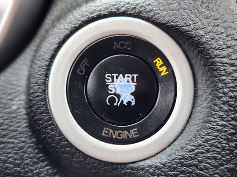 Used 2016 Dodge Journey SXT image 29