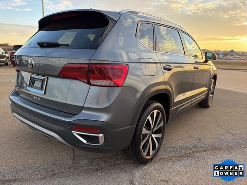 Used 2024 Volkswagen Taos SE image 5