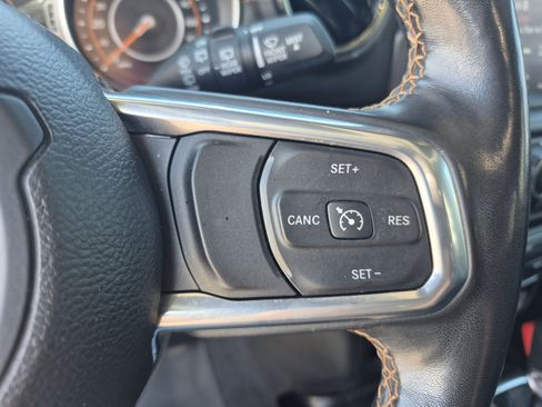 Used 2021 Jeep Wrangler Unlimited Sahara AWD/4WD image 26