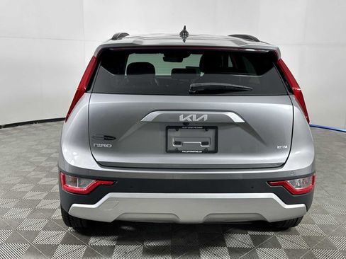 Used 2023 Kia Niro EX image 7