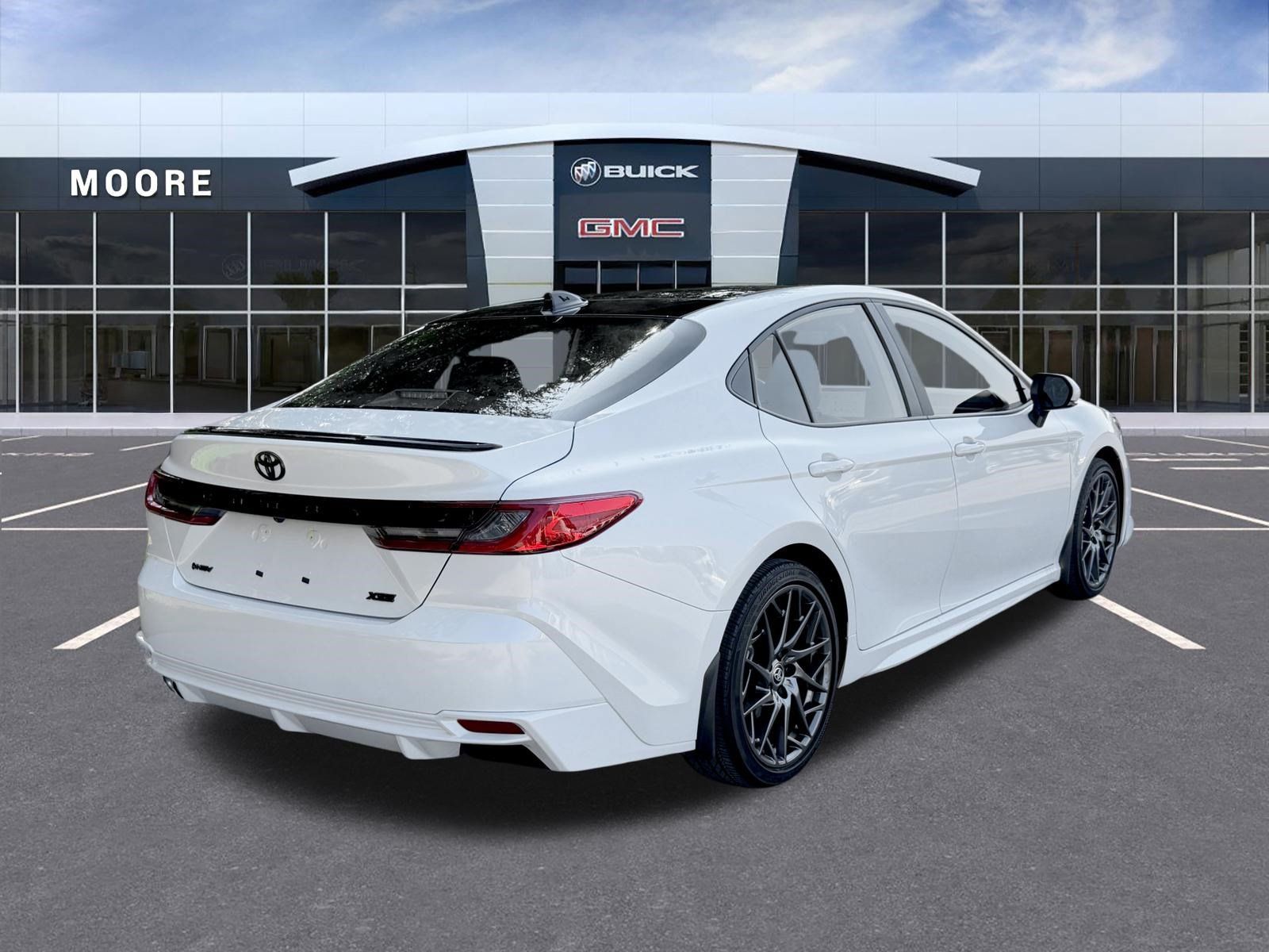 Used 2025 Toyota Camry XSE FWD image 3