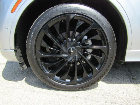Used 2022 Lincoln Aviator Reserve w/ Equipment Group 201A AWD/4WD image 9