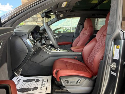 Used 2025 Audi SQ8 Prestige AWD/4WD image 10